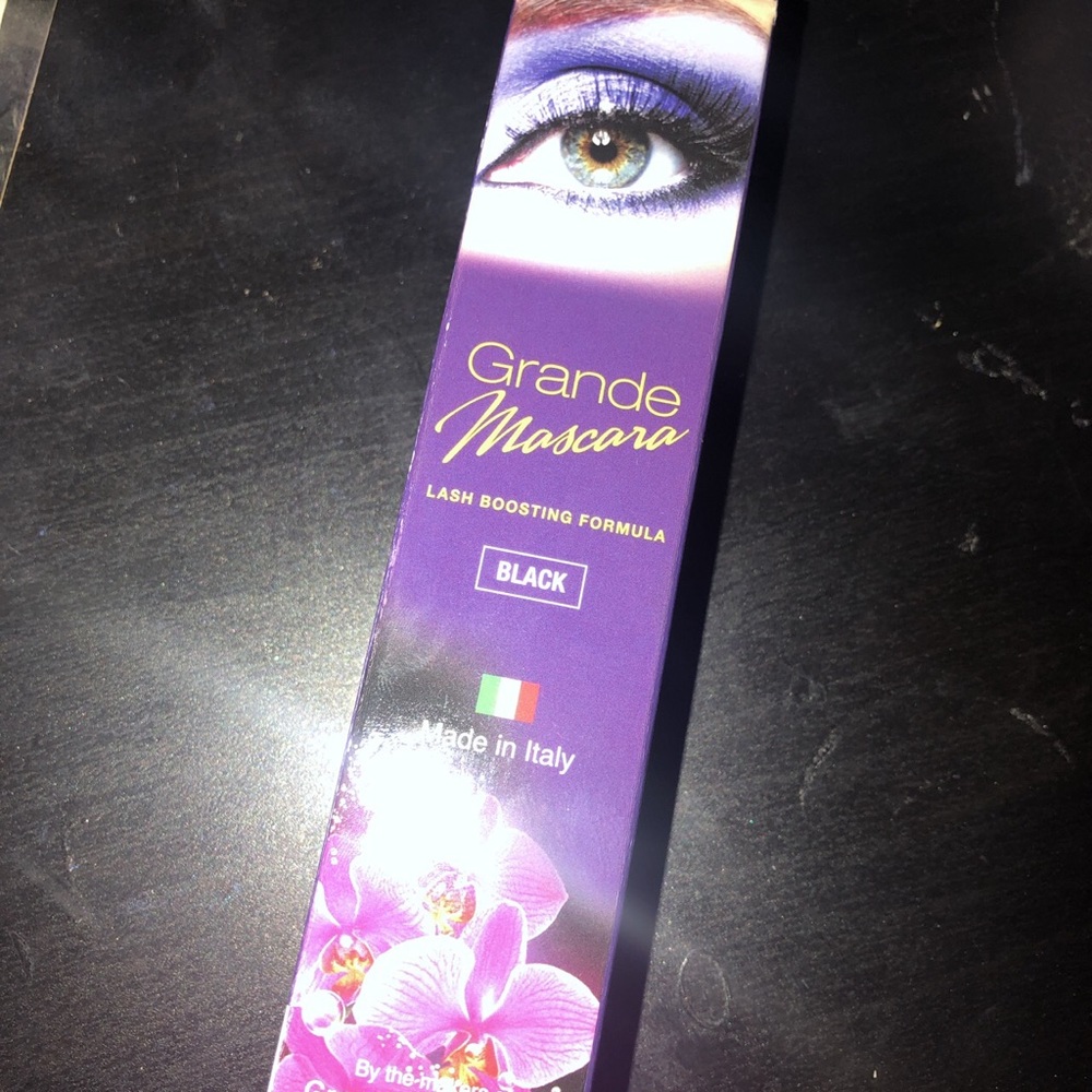 grande lash boosting formula mascara